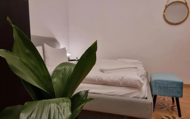 Sissi Royal Suite - Inner City 4 bedroom apartment