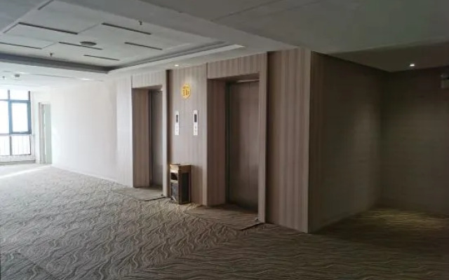 Letian Century City Hotel (Weihai Railway Station Hanlefang)