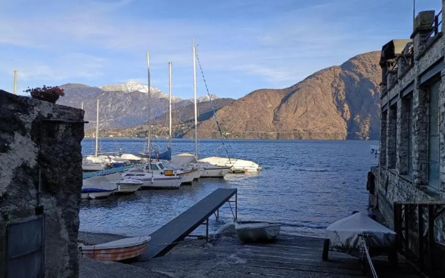 Lakeside apartment Tremezzo - Larihome B01