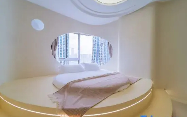Yicheng High-altitude River View Homestay (Chongqing Hongyadong Chaotianmen Square)