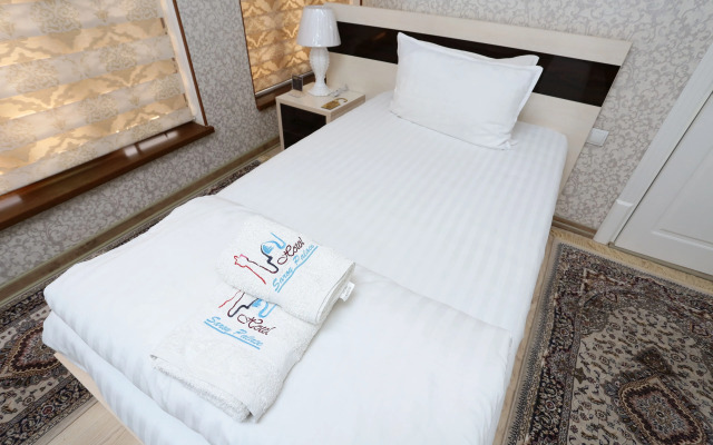 Отель Saroy Palace