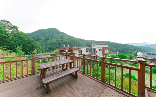 Pocheon CHW Hanok Pension