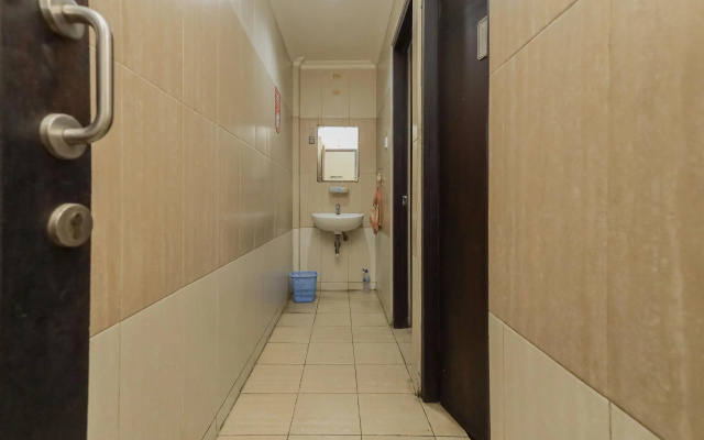 RedDoorz near Juanda Airport T1