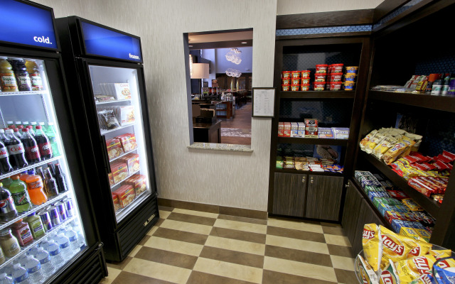 Hampton Inn & Suites Winnie