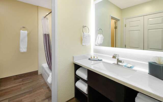 La Quinta Inn by Wyndham Clearwater Central