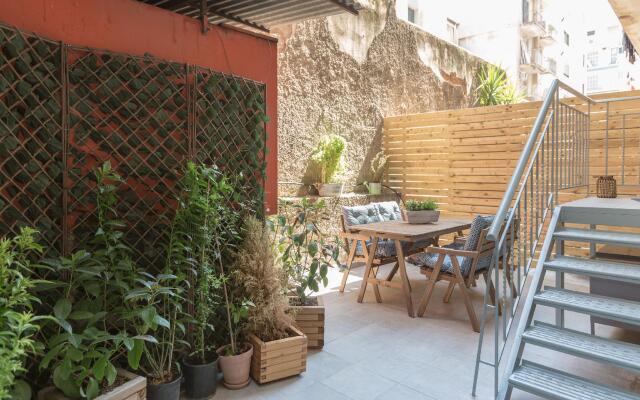 Cozy Flat with Terrace & Patio near Lycabettus