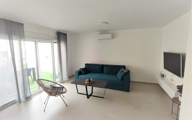 Brand new 3-bed Apartment