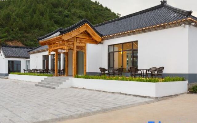 Gubei Yuehai Homestay (Gubeikou Shuizhen Shop)