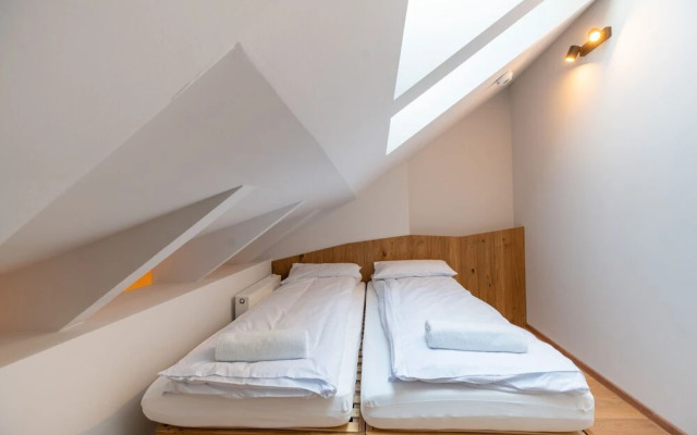 Dream Apart Pod Stokiem