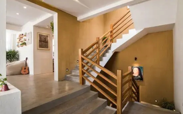 Dali Verdant Whisper·Stone Hill Seaview Inn