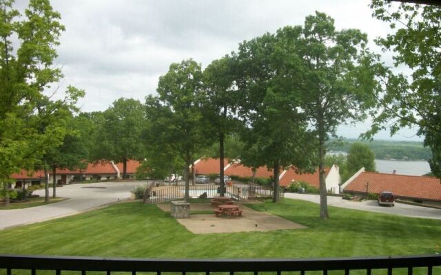 Four Seasons Racquet Club Condominiums