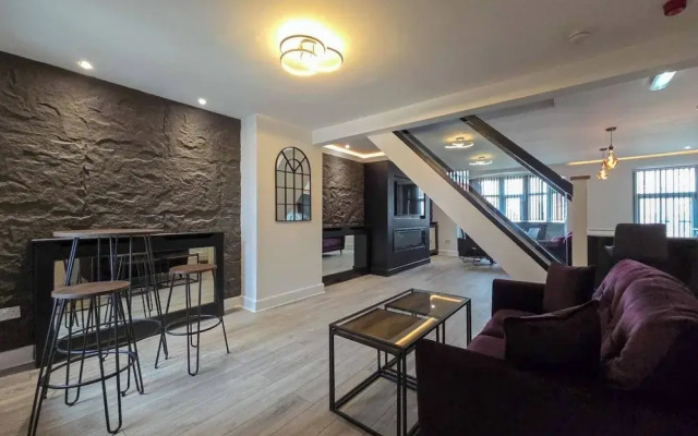 Blackpool Bliss - Spacious 4-bed Apartment