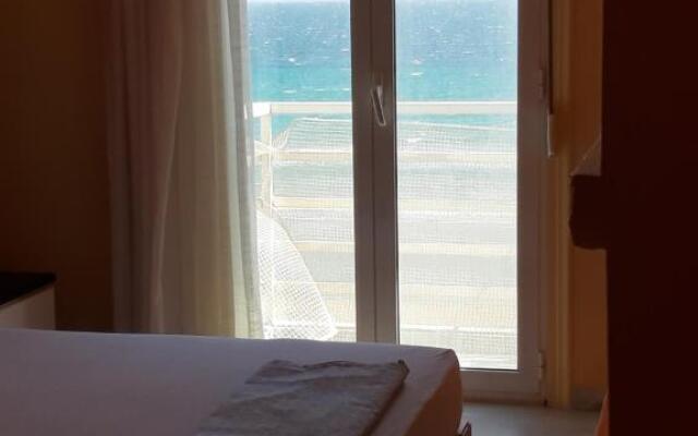 Apartment Michalis by the Sea
