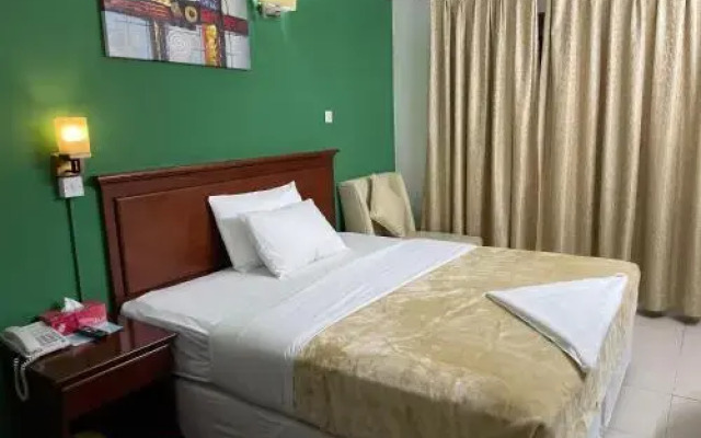 Royal Prince Hotel