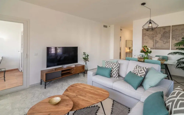 Whispering Palms Apartment