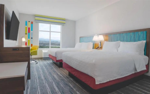 Hampton Inn By Hilton Santa Clarita-Valencia