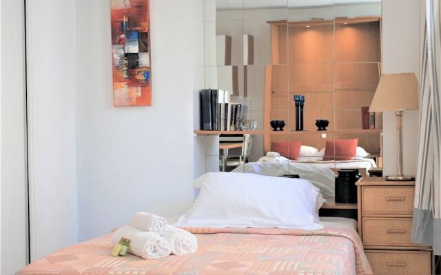 Central Studio with 2 Double Beds