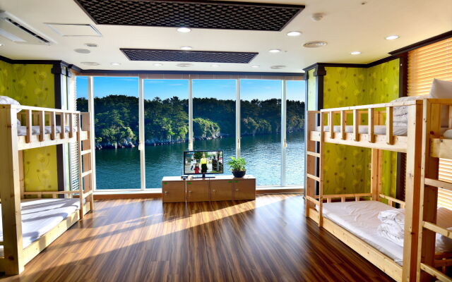 Seom Guesthouse - Hostel