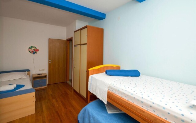 Nice Apartment in Igrane With 3 Bedrooms and Wifi