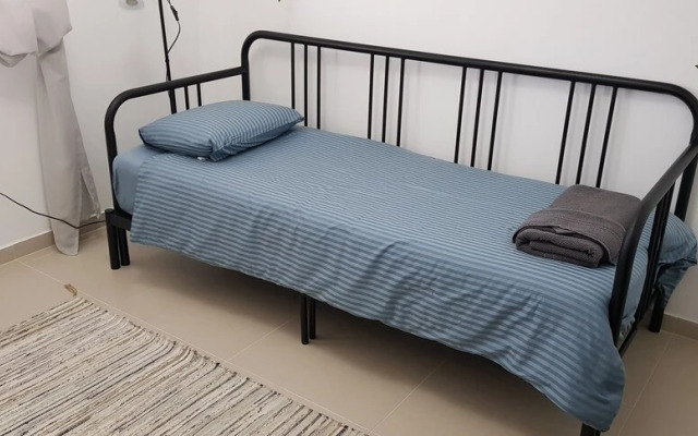 Private Bed and Bathroom in Netanya
