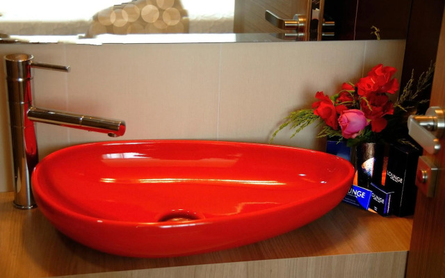 Lounge Boutique Hotel