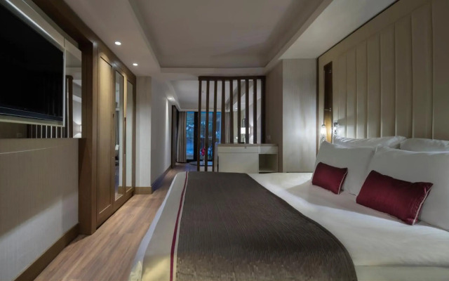 Trendy Lara Hotel