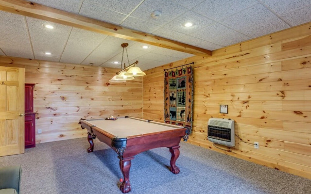 Treetops- Mtn View Cabin near Ocoee River