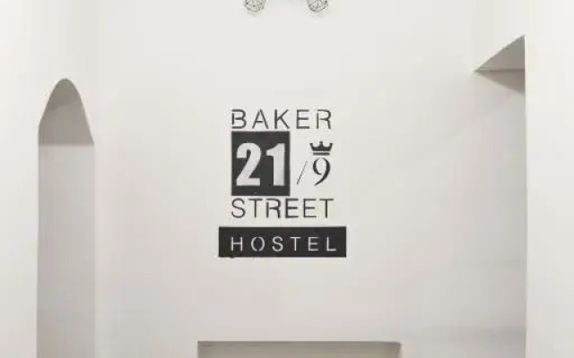 21/9 Baker Street