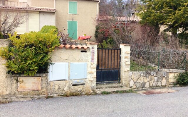 House With 2 Bedrooms in Vachères, With Wonderful Mountain View, Enclo