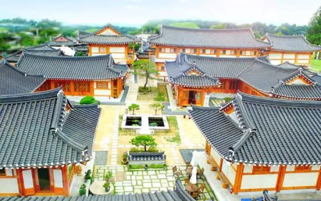 Hwangnamguan Hanok Village