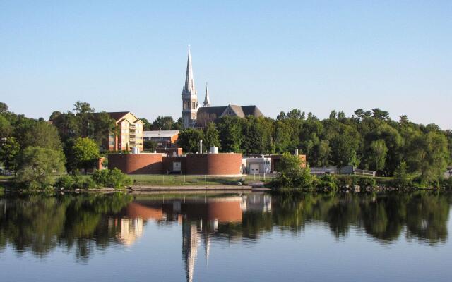 Ramada by Wyndham Arnprior