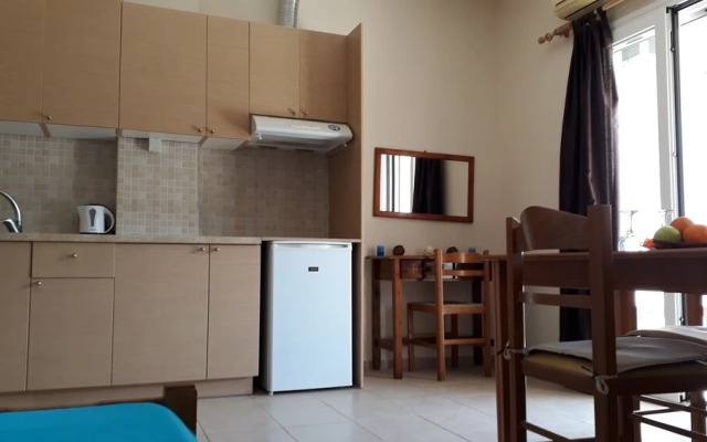 Yannis Residences