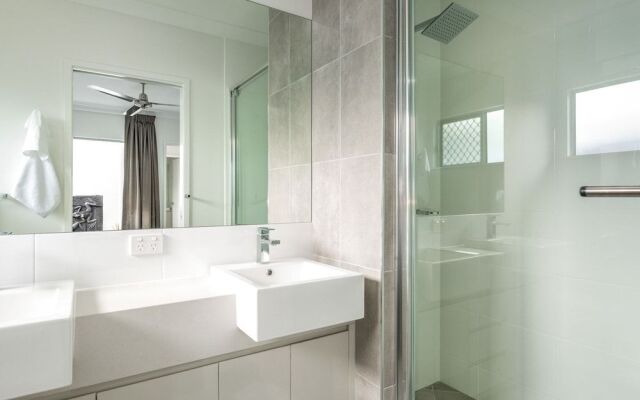 Blue Lagoon Villa A in Trinity Beach