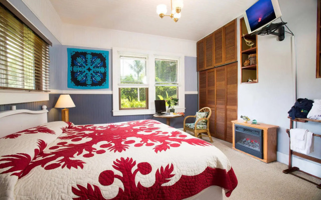 Aloha Junction Bed and Breakfast