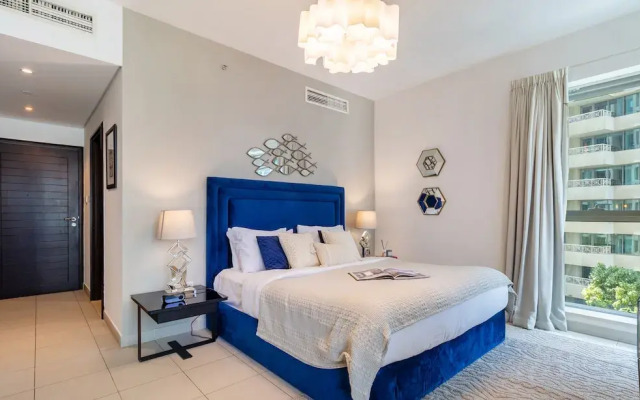 2BR w Burj Khalifa View near Dubai Mall