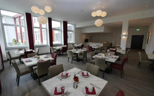 Ruhr Inn Hotel & Hostel