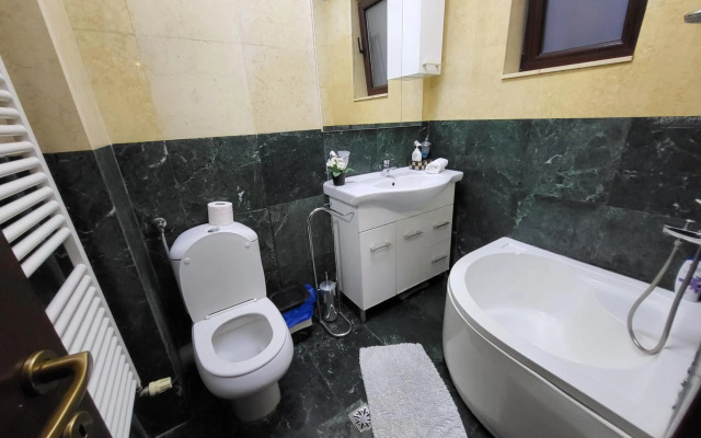 Apartament parter Arena Nationala Monza Mega Mall