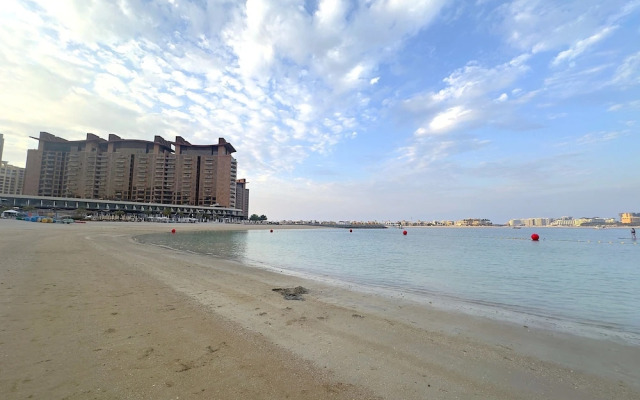 Palm Living 2BR Maid w Pool Beach Access