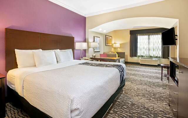 La Quinta Inn & Suites by Wyndham Houston - Magnolia