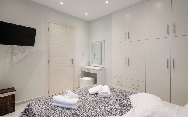 Marialena Luxury Apartment