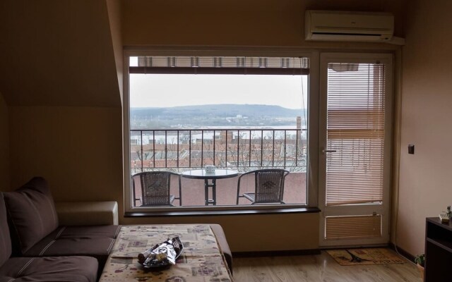 Fm Economy 2 Bdr Apartment Varna Bay