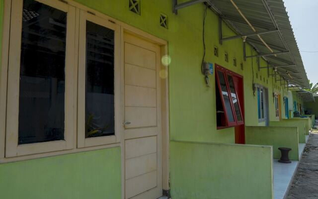 SPOT ON 93210 Griya Kos Kanjeng Mami Syariah