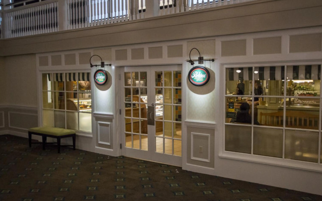 Cedar Point's Hotel Breakers