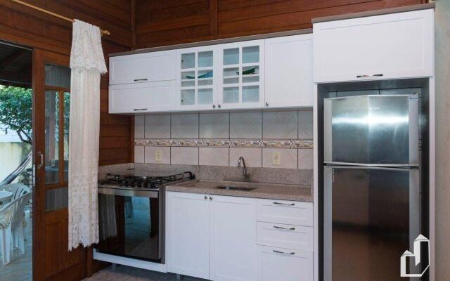 Casa com 03 dormitórios