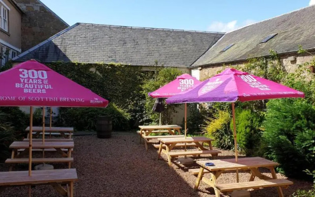 George and Abbotsford Hotel