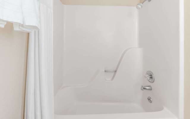 Days Inn by Wyndham Russell