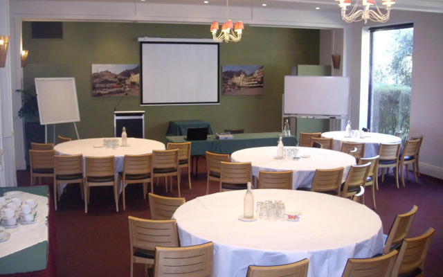 Best Western Plus The Tudor-Box Hill