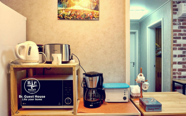 Br. Guesthouse Hongdae