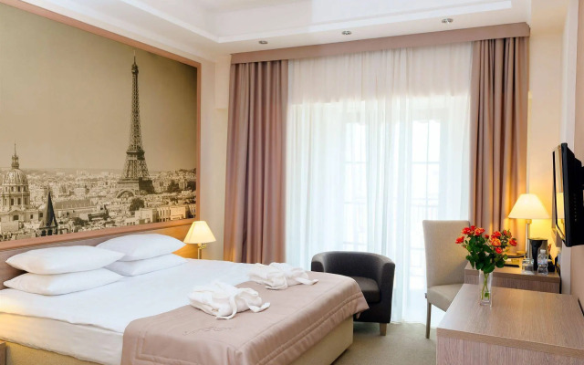 Rius Hotel Lviv