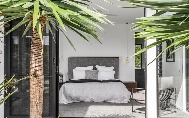 Your Luxury Escape - Scenic Vista